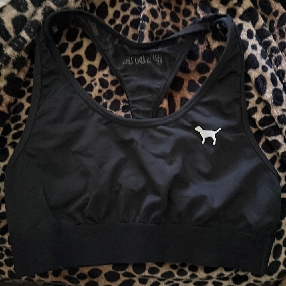 Black sports bra